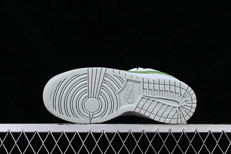 All categories Nk SB Dunk series Nk SB Dunk Low low-top sneakers Nk Dunk Low "Next Nature" refreshing green milk green SB strap low-top casual sneakers D1431-102